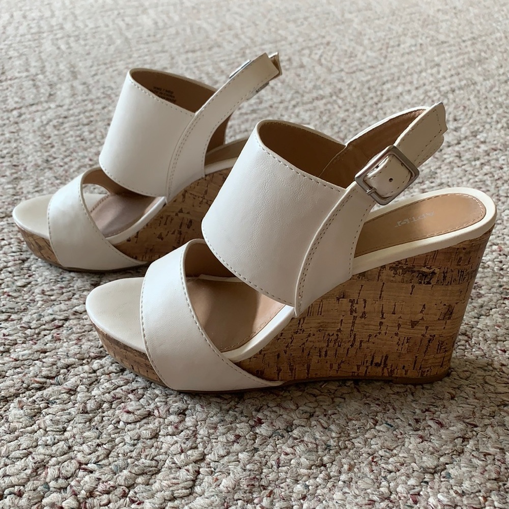 Like new Sandals